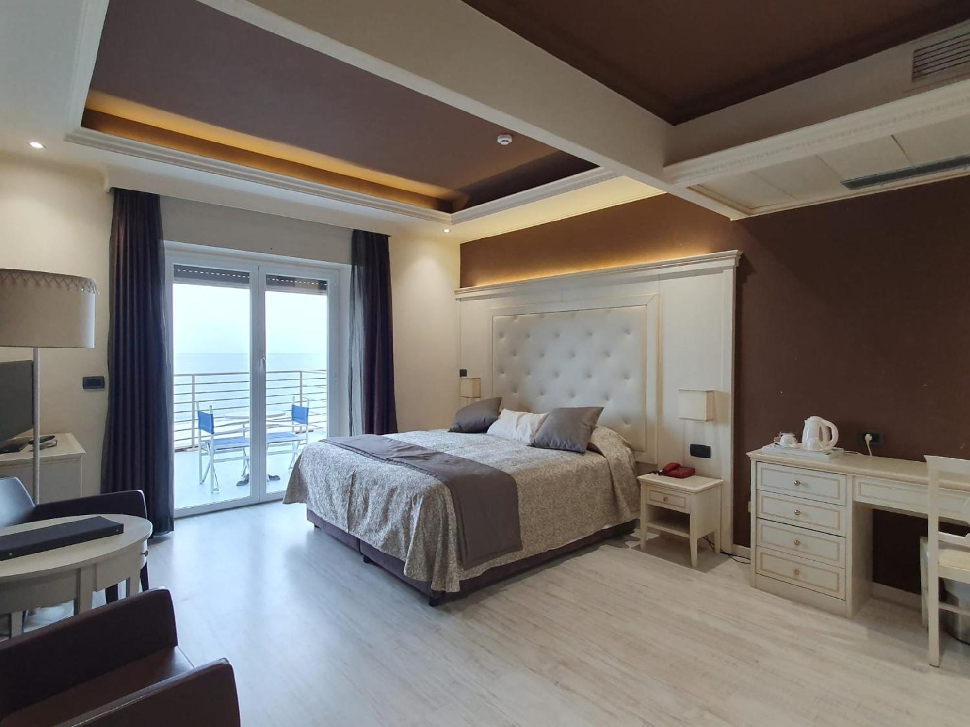 Hotel Regina Alassio Ngoại thất bức ảnh